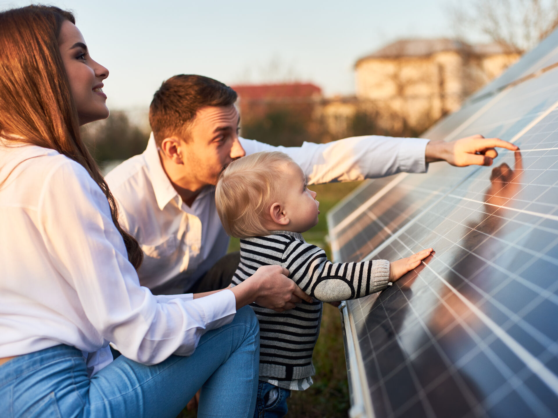 Panneau solaire avec une famille